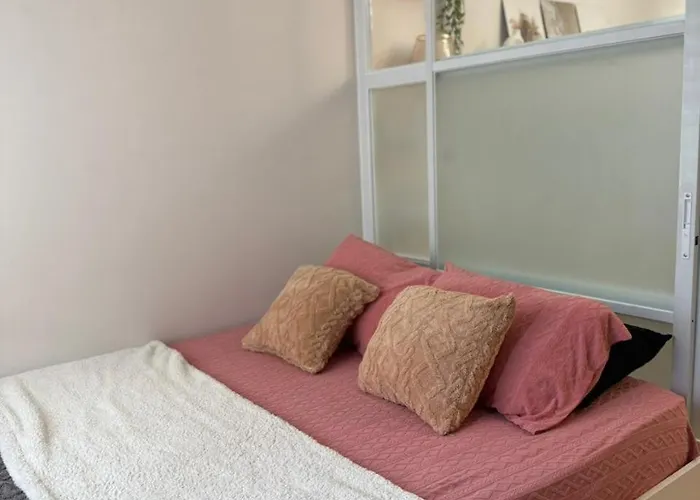 Cozy Near Airport Terminal Apartahotel