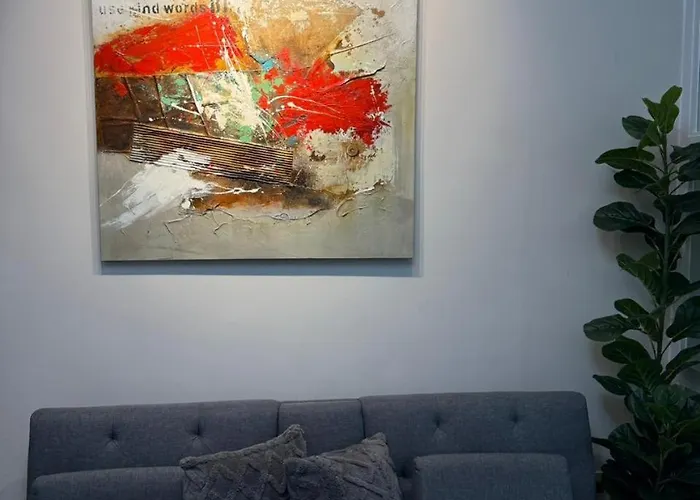 Cozy Near Airport Terminal